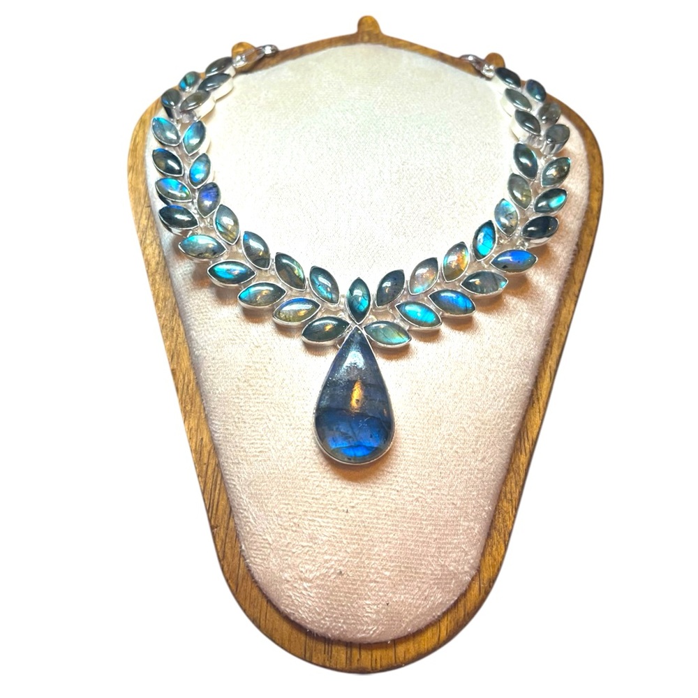 MAXIMALIST, Labradorite Cabochon Statement Necklace with Silver Accent